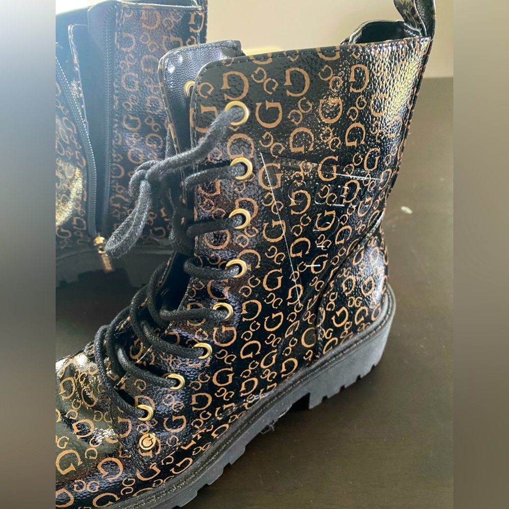 New Guess Combat boots